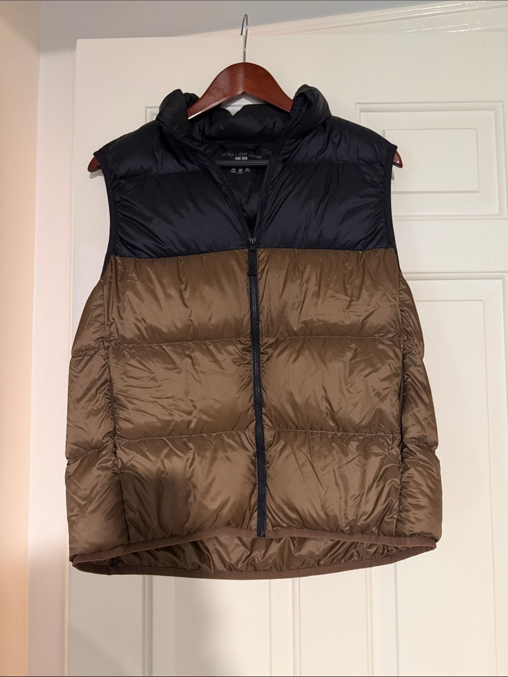 Uniqlo Men's Two-Tone Puffer Vest — Black & Brown - Picture 1 of 2